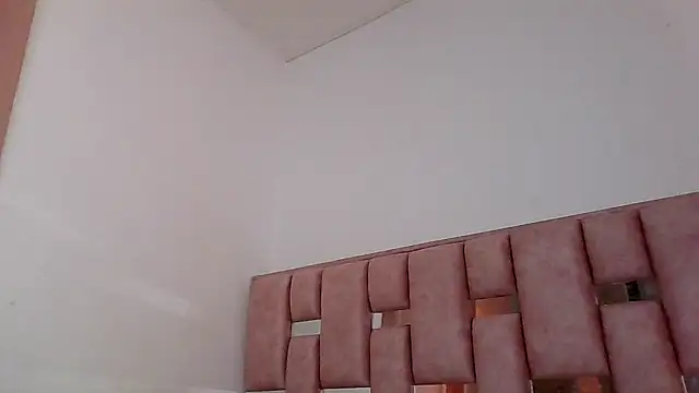 Snapshot of abby_moss_2 chatting on January 2026 05:06:02 PM abby moss 2 online show from January 2026 05:06:02 PM