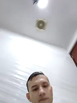 Snapshot of andriu656 chatting on October 2025 01:39:02 AM andriu656 online show from October 2025 01:39:02 AM