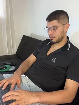 mirallesandbig online show from October 2025 09:41:01 PM