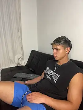 mirallesandbig online show from December 2025 11:10:01 PM