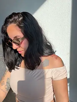 Snapshot of Lolathebaddie chatting on October 2025 03:34:01 PM Lolathebaddie online show from October 2025 03:34:01 PM