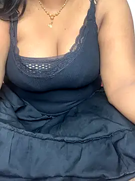 Snapshot of AttractiveDesiGirl chatting on October 2025 05:12:02 PM AttractiveDesiGirl online show from October 2025 05:12:02 PM