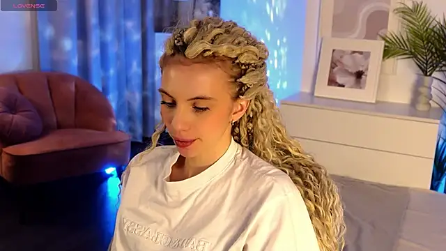 mia silkk online show from December 2025 06:19:01 AM