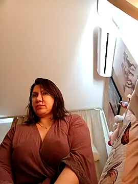 Snapshot of Ambika_beauty chatting on May 2026 11:15:01 AM Ambika beauty online show from May 2026 11:15:01 AM