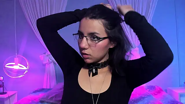 HollyPeach online show from November 2025 08:19:01 PM