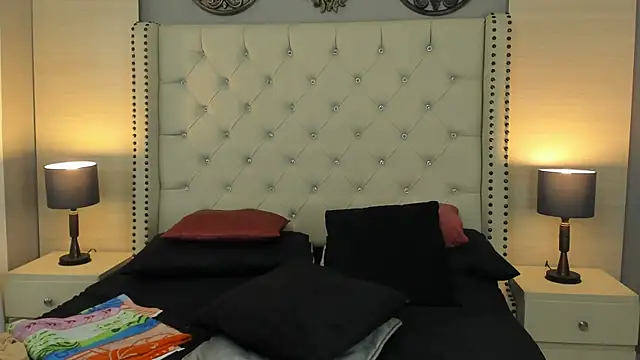 AlukardBig online show from October 2025 05:25:01 PM