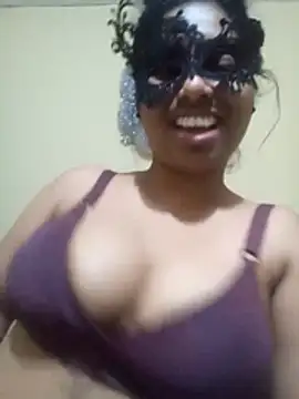 Expose Queen online show from February 2026 06:34:02 PM