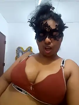 Expose Queen online show from April 2026 06:32:02 PM