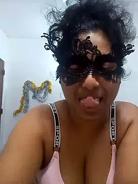 Snapshot of Expose_Queen chatting on June 2026 08:13:02 PM Expose Queen online show from June 2026 08:13:02 PM