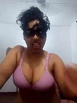 Snapshot of Expose_Queen chatting on July 2026 05:37:02 PM Expose Queen online show from July 2026 05:37:02 PM