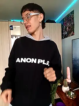 heyy noah11 online show from October 2025 07:59:01 PM