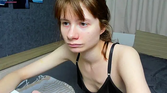 EvelynJin  online show from October 2025 04:18:01 PM