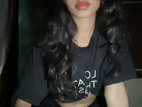 youngriri2 online show from October 2025 08:31:02 PM