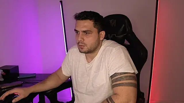 Snapshot of Danielbateson chatting on January 2026 01:05:02 PM Danielbateson online show from January 2026 01:05:02 PM