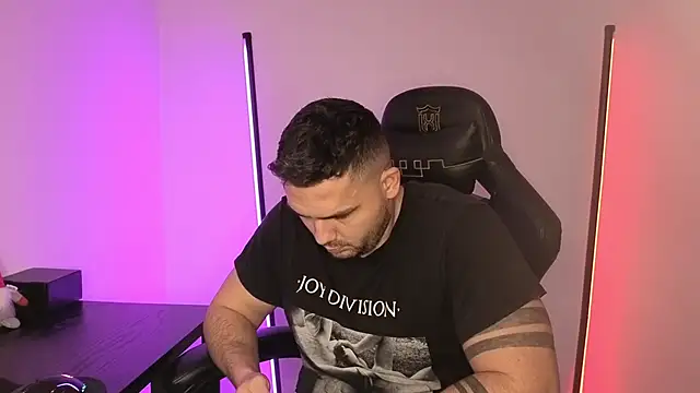 Snapshot of Danielbateson chatting on January 2026 01:17:02 PM Danielbateson online show from January 2026 01:17:02 PM