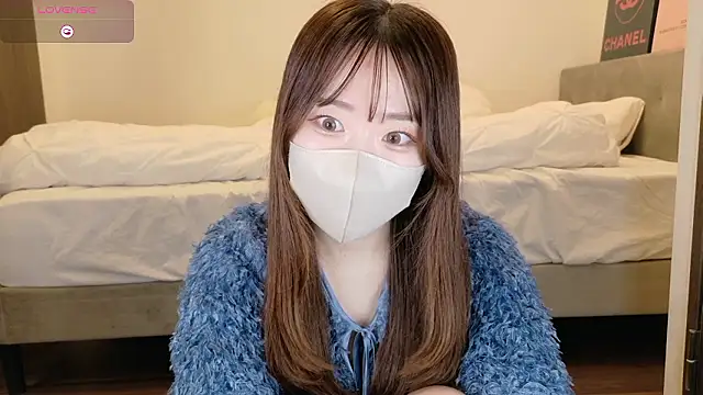 Snapshot of yura_ra_ra chatting on April 2026 08:17:01 AM yura ra ra online show from April 2026 08:17:01 AM