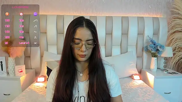 Ari lynn  online show from November 2025 03:17:01 AM