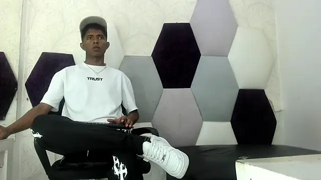 Mick storm online show from February 2026 07:45:02 PM