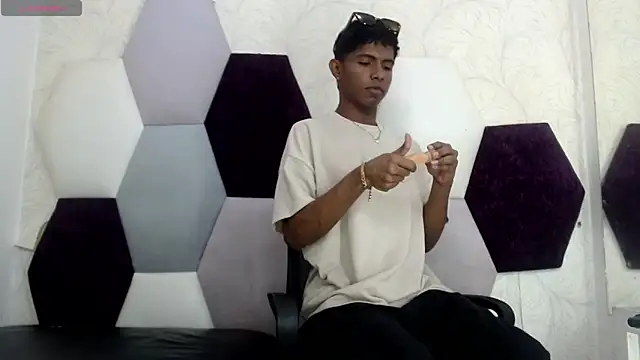 Mick storm online show from February 2026 07:32:02 PM