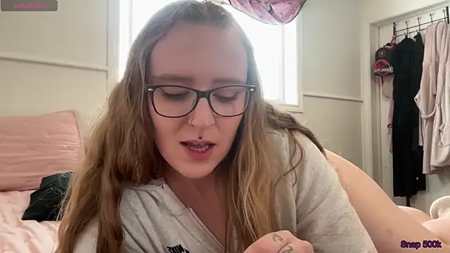 Snapshot of Pattyworld69 chatting on March 2026 03:17:01 PM Pattyworld69 online show from March 2026 03:17:01 PM