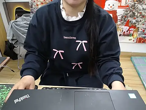 Snapshot of Hanna_Mina chatting on December 2025 10:29:01 PM Hanna Mina online show from December 2025 10:29:01 PM