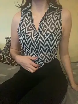 KittieCreme online show from November 2025 11:11:01 AM