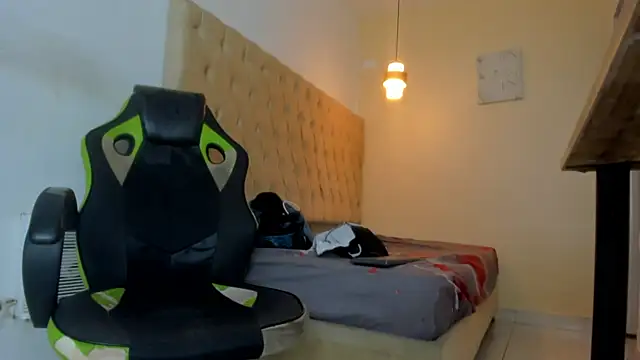 Hotblosson online show from December 2025 01:28:01 PM