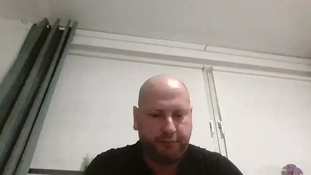 Couplemanxt1986 online show from October 2025 10:21:01 PM