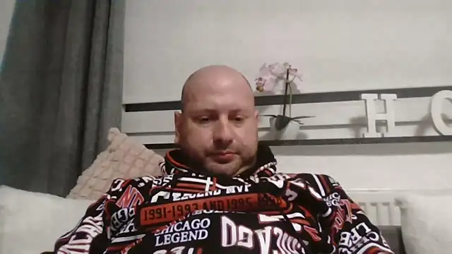 Couplemanxt1986 online show from October 2025 09:14:02 PM