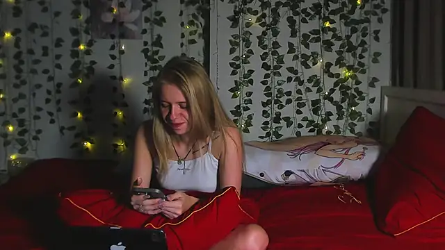 Sweet Student online show from October 2025 09:59:02 PM