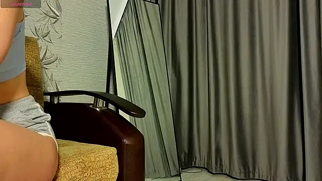 Snapshot of MissPompadure chatting on January 2026 01:53:02 AM MissPompadure online show from January 2026 01:53:02 AM