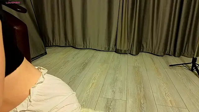 Snapshot of MissPompadure chatting on February 2026 08:25:02 PM MissPompadure online show from February 2026 08:25:02 PM