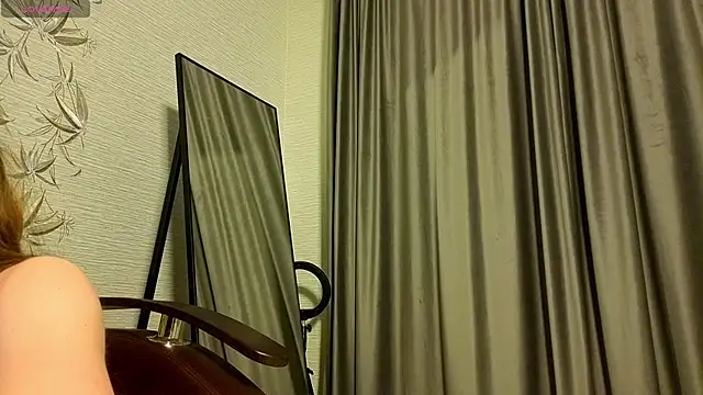 Snapshot of MissPompadure chatting on February 2026 11:35:01 PM MissPompadure online show from February 2026 11:35:01 PM