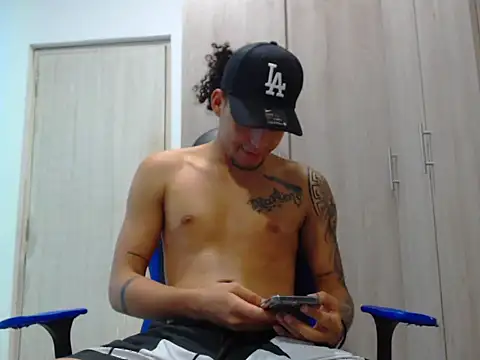 maicolgifted24 online show from October 2025 02:30:02 AM