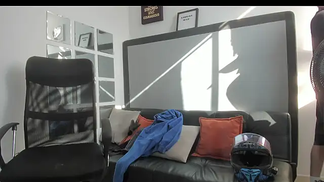 Sky Wild online show from November 2025 08:20:02 PM