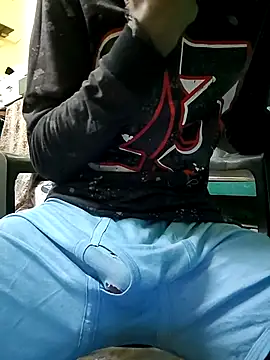 Snapshot of laand__765 chatting on November 2025 09:50:01 PM laand 765 online show from November 2025 09:50:01 PM