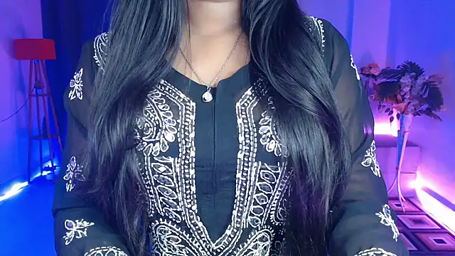 Snapshot of Rashiii_ chatting on February 2026 01:12:02 PM Rashiii online show from February 2026 01:12:02 PM