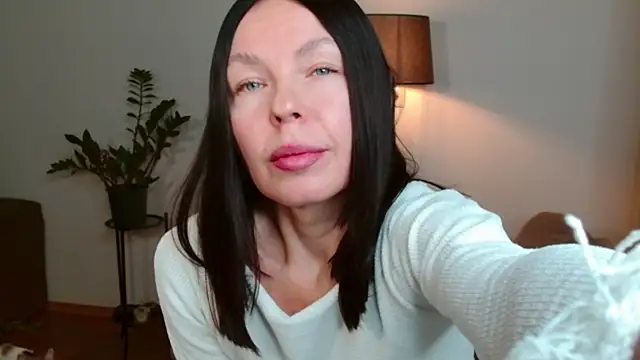 LittleNicolee online show from February 2026 03:09:02 PM