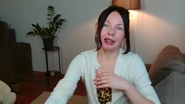 LittleNicolee online show from March 2026 03:19:02 PM