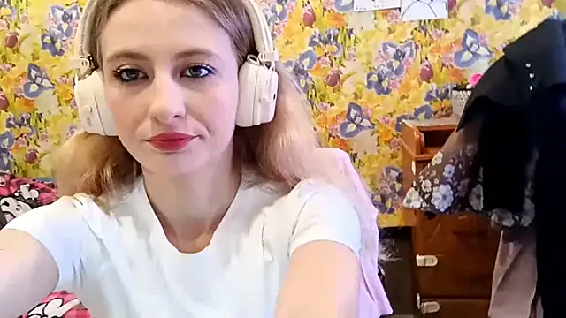 AmeliLia online show from October 2025 07:53:01 AM