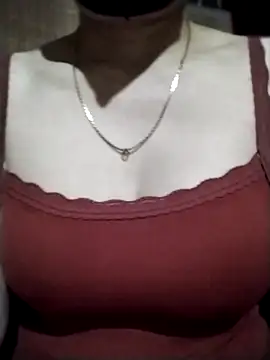 YiyinLy online show from November 2025 02:44:01 AM