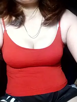 YiyinLy online show from November 2025 07:07:01 AM