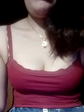 YiyinLy online show from March 2026 09:58:01 PM