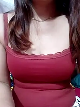 Snapshot of YiyinLy chatting on June 2026 12:32:02 AM YiyinLy online show from June 2026 12:32:02 AM