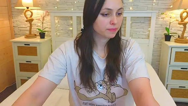 Snapshot of Soft_Lilly chatting on February 2026 06:18:02 AM Soft Lilly online show from February 2026 06:18:02 AM