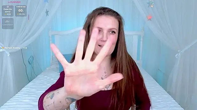 Amy  Leee  online show from February 2026 03:22:01 PM