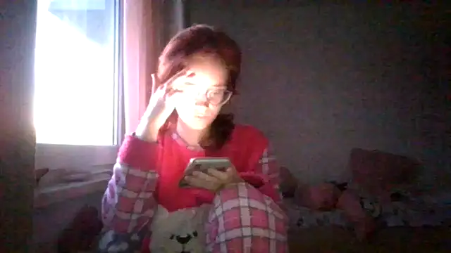 Snapshot of LuckySLove chatting on April 2026 06:09:01 PM LuckySLove online show from April 2026 06:09:01 PM