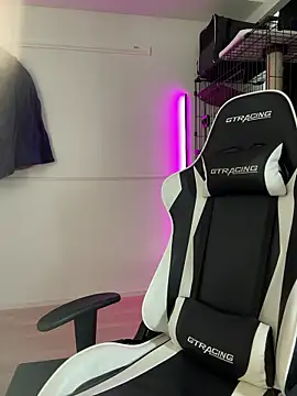 ericiii online show from February 2026 03:24:01 AM