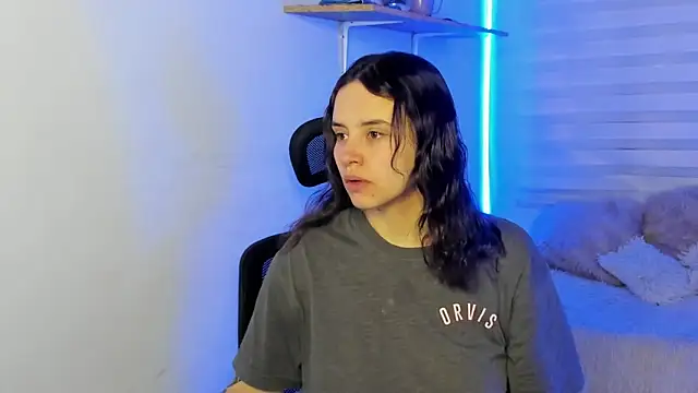 Emily Lindey online show from November 2025 03:19:01 AM