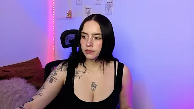 Emily Lindey online show from February 2026 02:26:02 AM